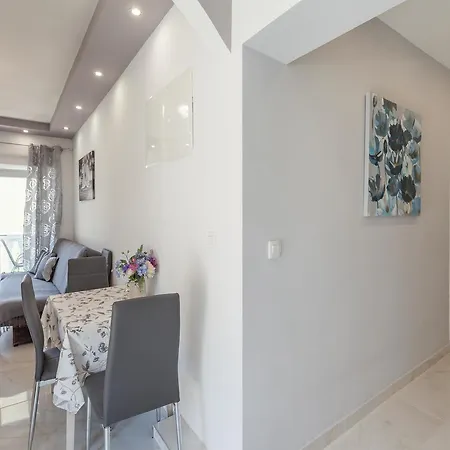 Norah * Podgora (Split-Dalmatia)