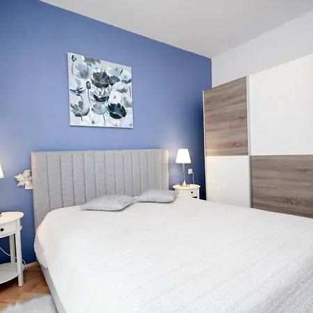 Norah Podgora (Split-Dalmatia)