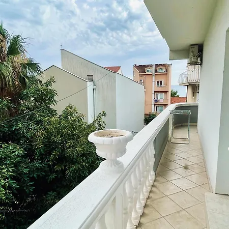 Norah Podgora (Split-Dalmatia)