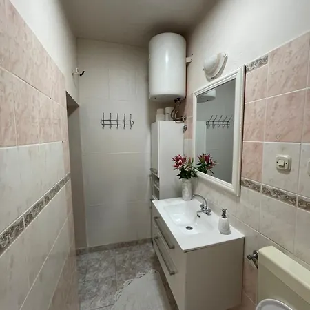 Norah Apartman Podgora