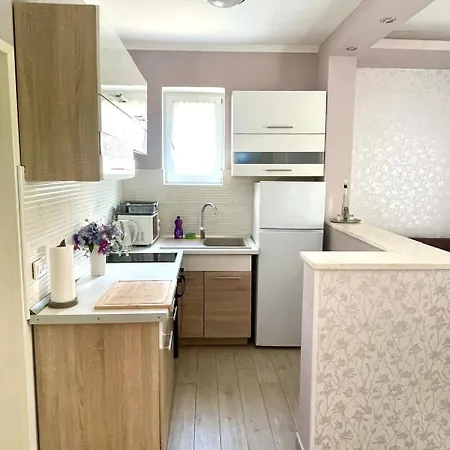 Norah Apartman Podgora