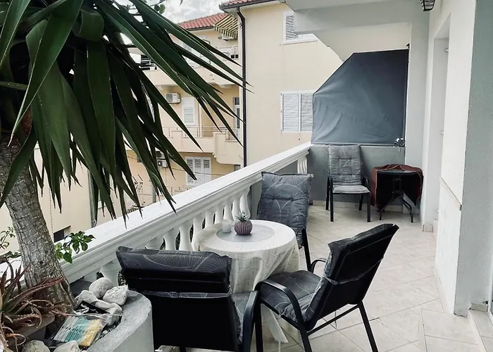 Norah * Podgora (Split-Dalmatia)